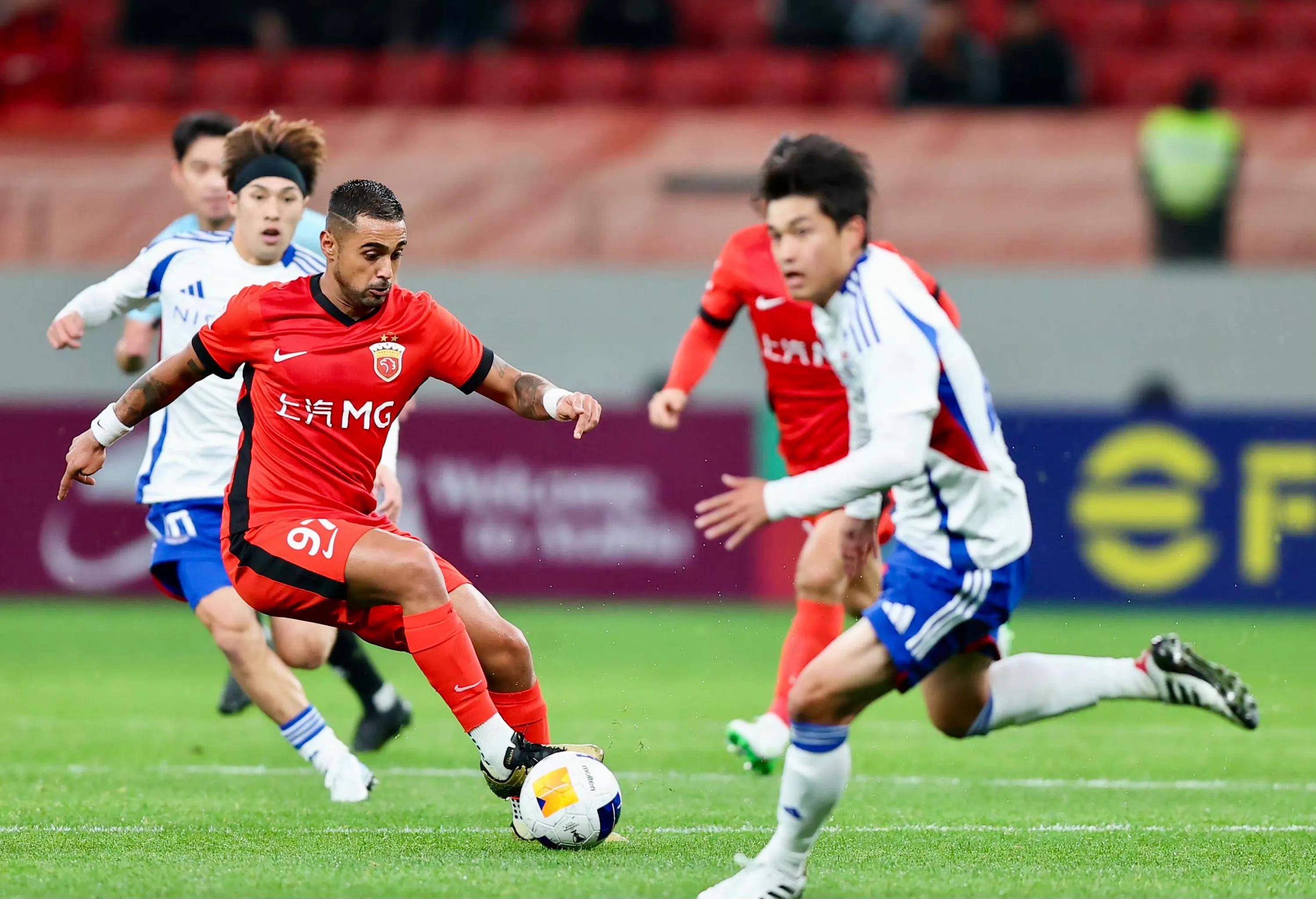 九游娱乐APP-关于加时末段上海海港调整名单以备亚冠；官宣签约环节打磨；话题不断；赛季目标并未改变的信息